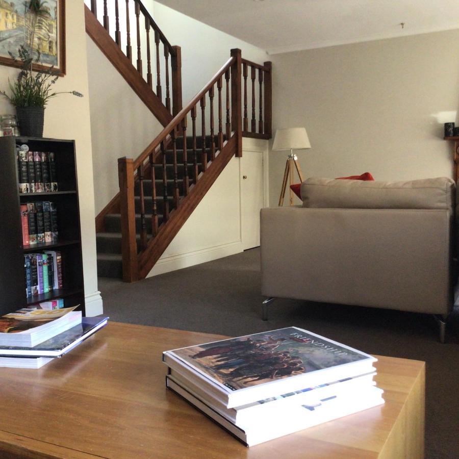 City Townhouse Walking Distance To City ลอนเชสตัน ภายนอก รูปภาพ