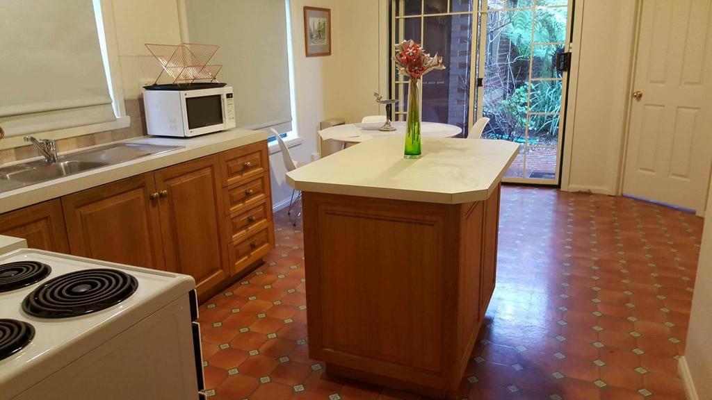 City Townhouse Walking Distance To City ลอนเชสตัน ภายนอก รูปภาพ